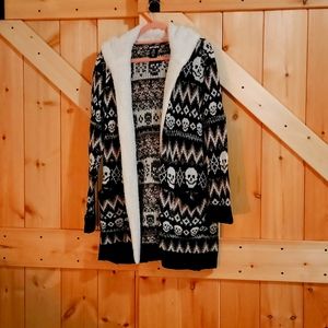 Skull Sweater, Hot topic